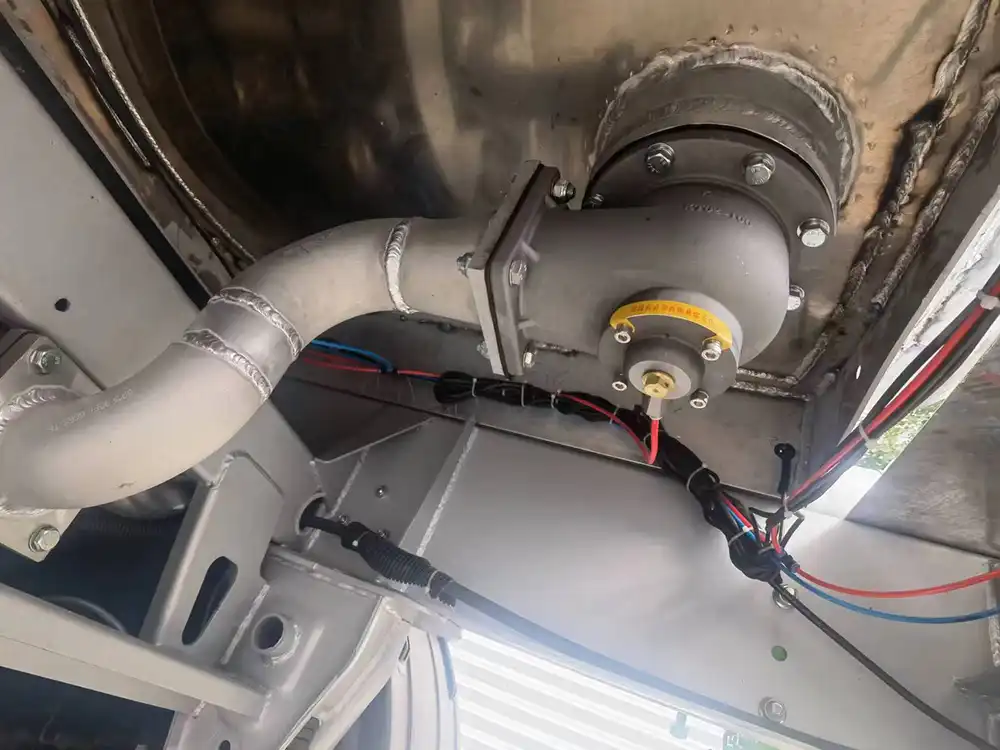 油罐车拖车底阀